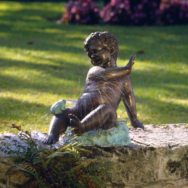 Childs Splashy Surprise Spitting Frog Sculpture Classical Decor